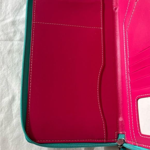 BAEKGAARD Turquoise Leather Zip Round Passport Travel Wallet EUC. - Picture 5 of 13